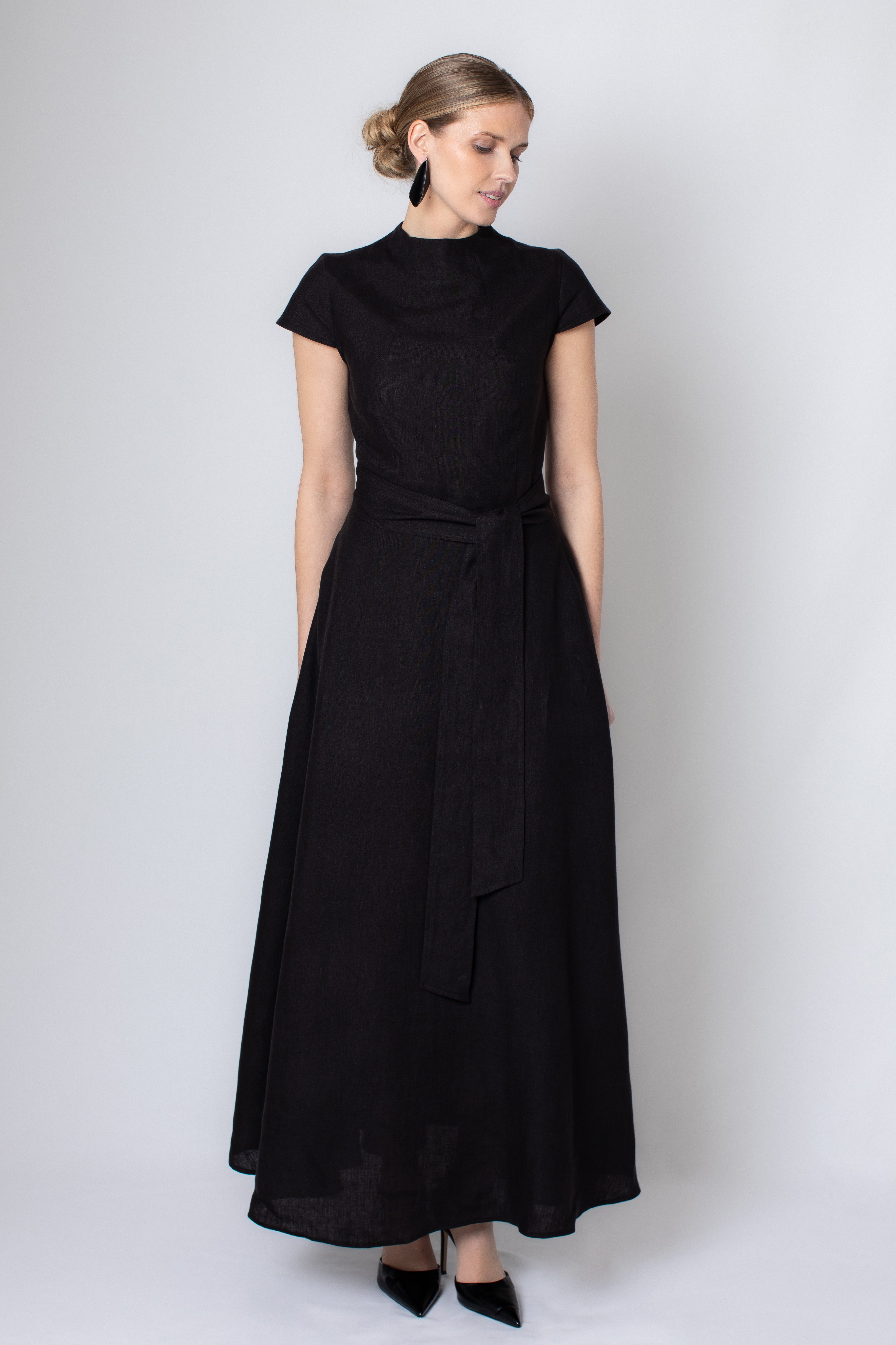 Woman in Black Maxi Linen Dress