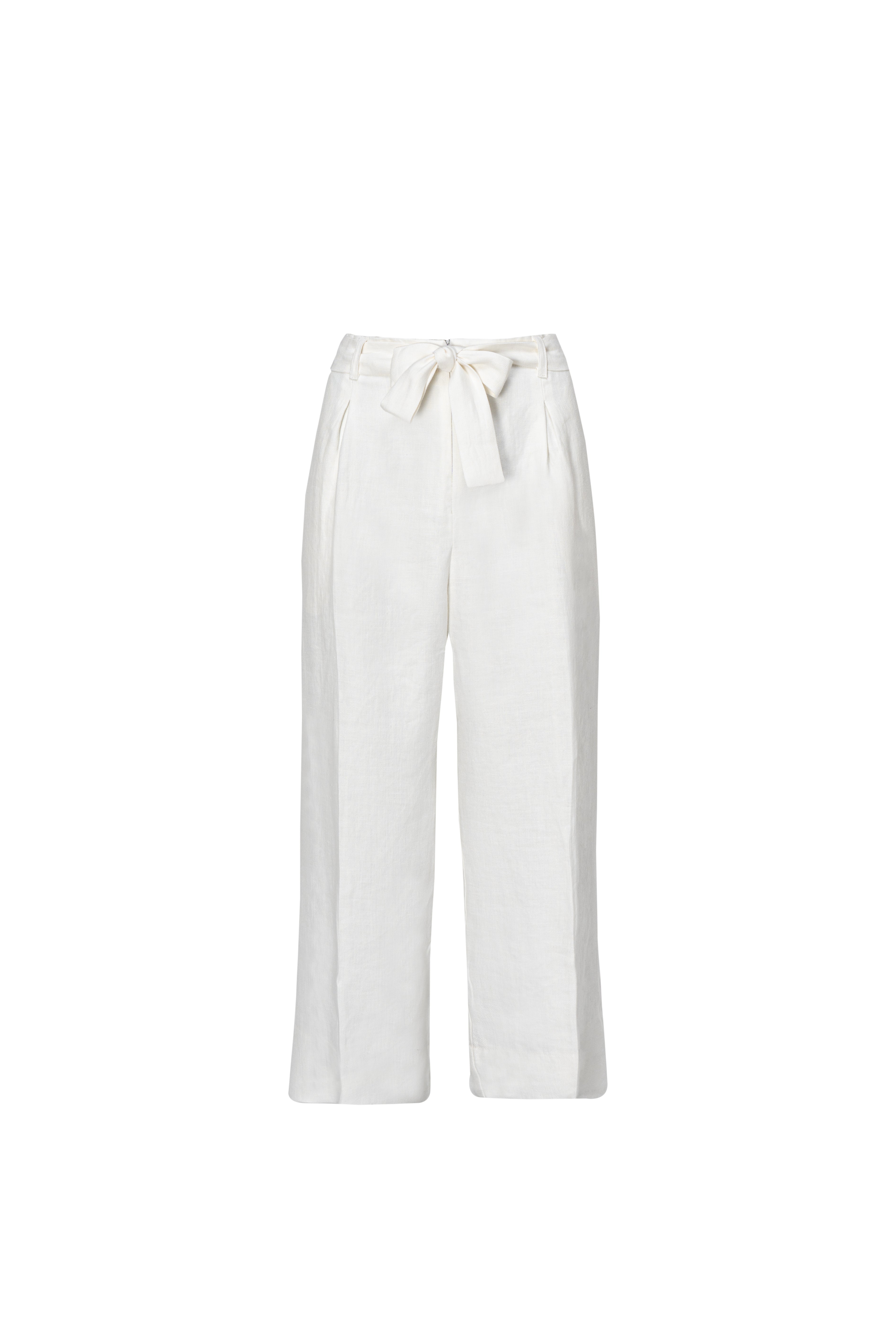 Laia, taille mi-longue, blanche